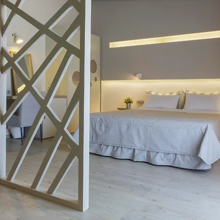 Otel Golden Tolón
