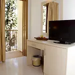 Hotel Golden Iria