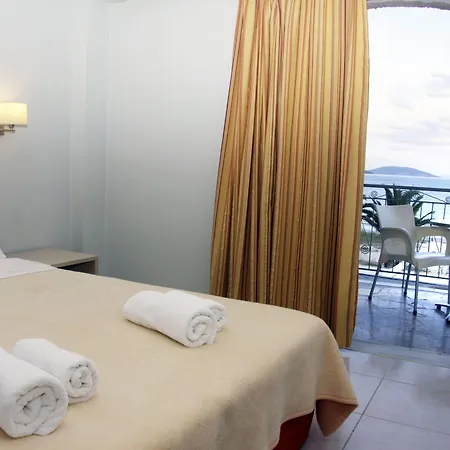 Отель Golden 2*