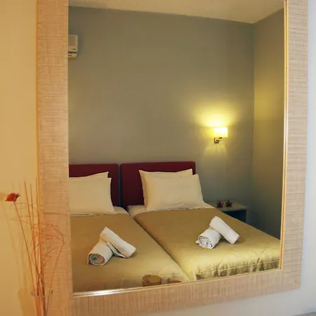 Golden Hotel Íria