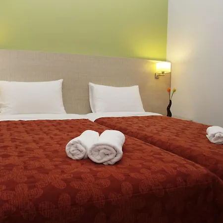 Golden Hotel Iria