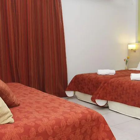 Отель Golden 2*