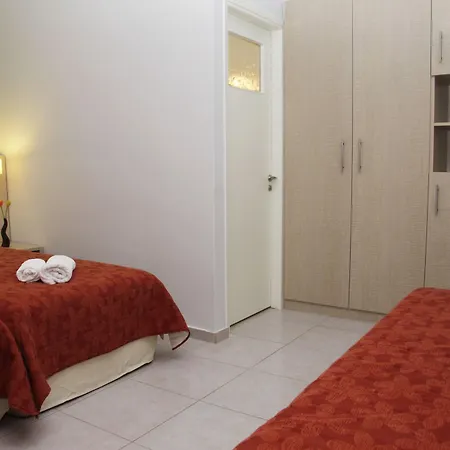Golden Hotel Iria