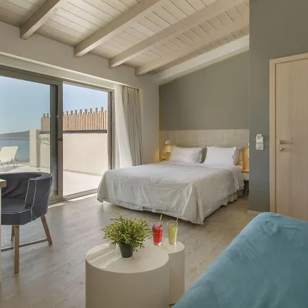 Golden Hotel Iria