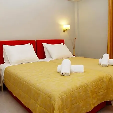 Golden Hotel Iria