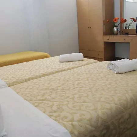 Golden Hotel 2*