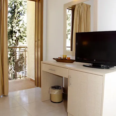 Отель Golden Ирия