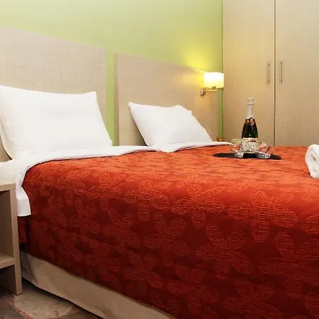 Golden Hotel Íria