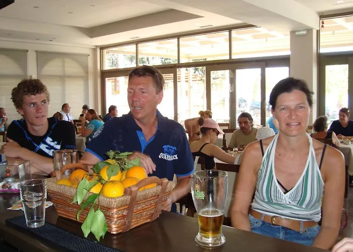 מלון Golden איריה